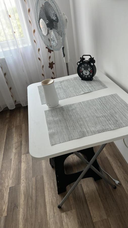 Apartament Cu 2 Dormitoare - Madalina Corabia Ngoại thất bức ảnh